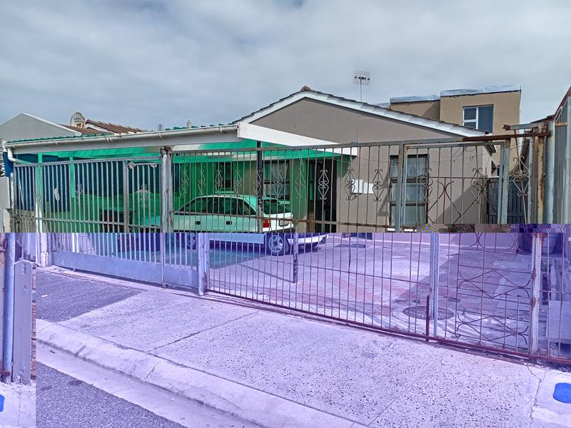 5 Bedroom Property for Sale in Portlands Western Cape